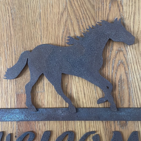 Metal Horse Welcome Sign - Picture 6 of 10